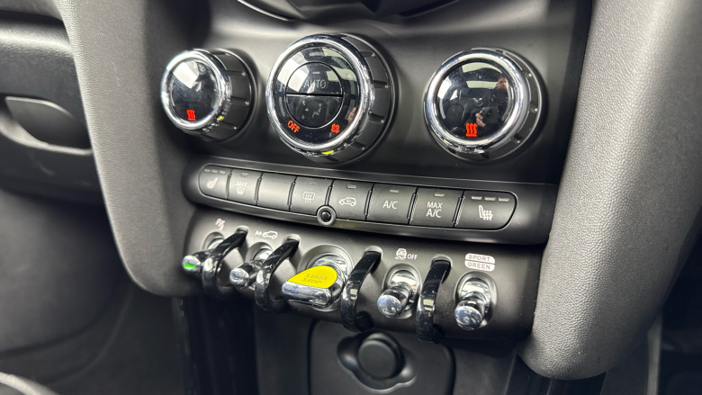 MINI Hatchback 135kW Cooper S Level 3 33kWh 3dr Auto Electric Hatchback